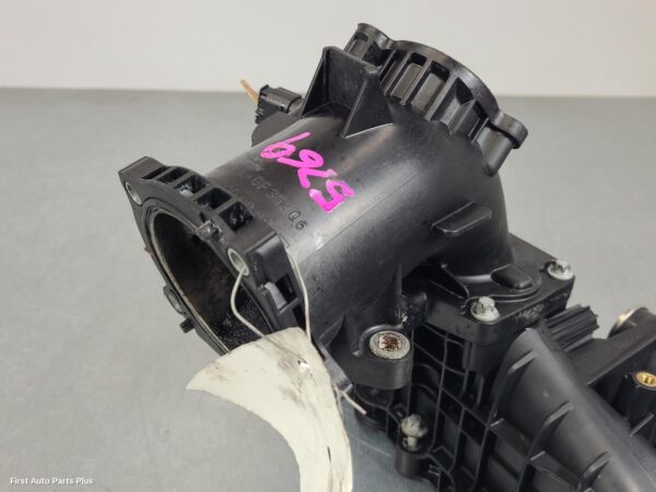 2011 MERCEDES VITO Manifold