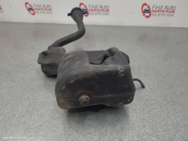 2016 MERCEDES VITO Washer Bottle