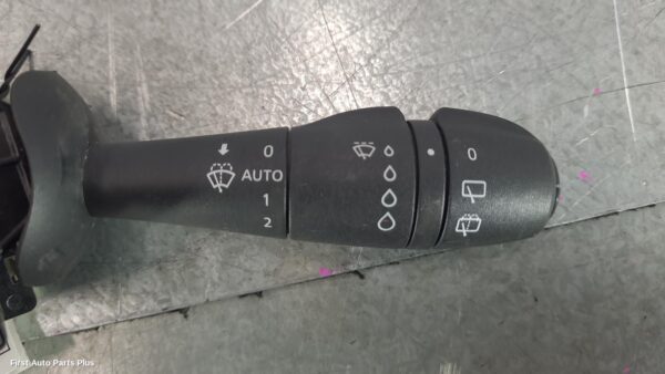 2021 RENAULT TRAFIC Combination Switch