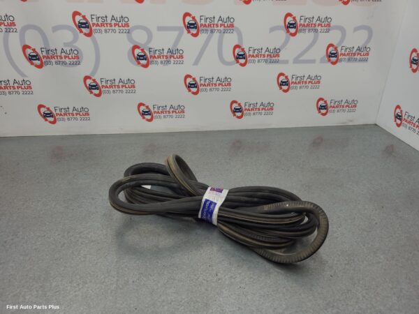 2012 MERCEDES VITO Door/Tailgate Seal