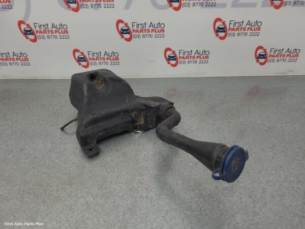 2016 MERCEDES VITO Washer Bottle