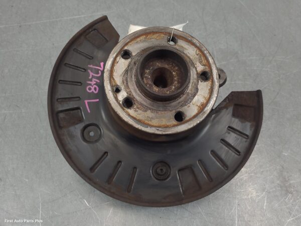 2006 MERCEDES VITO Left Front Hub Assembly