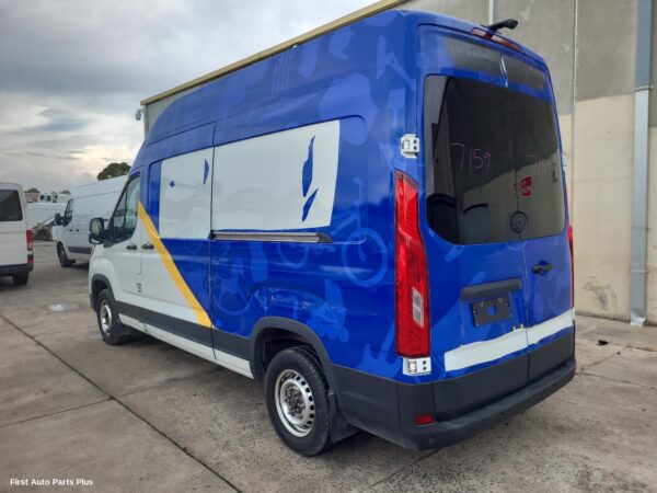 2021 LDV DELIVER 9 Grille
