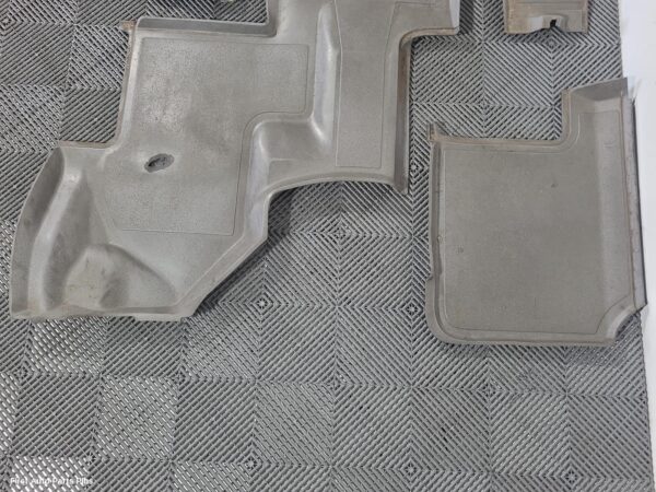 2013 MERCEDES SPRINTER Carpet