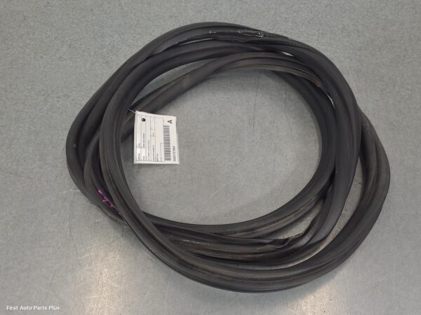 2016 MERCEDES VITO Door/Tailgate Seal