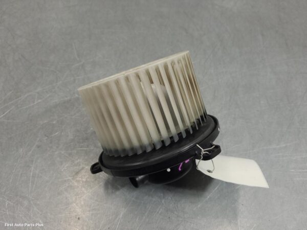 2017 MITSUBISHI TRITON Heater Fan Motor