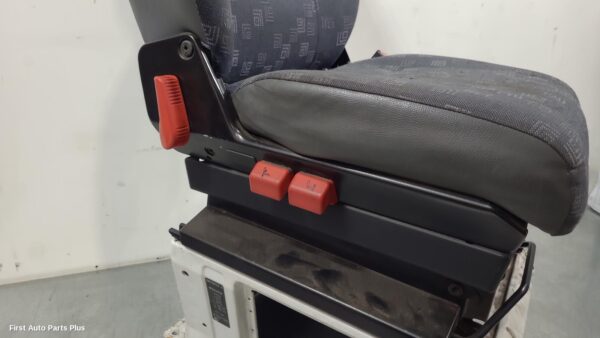 2004 MERCEDES SPRINTER Front Seat