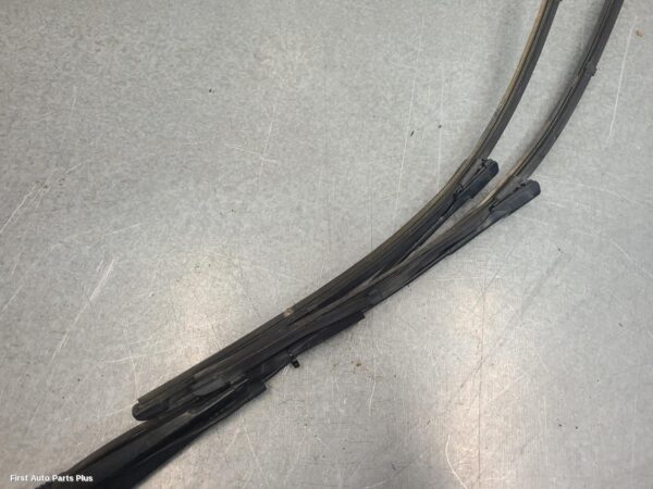 2019 MERCEDES SPRINTER Wiper Arm