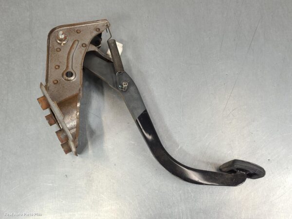 2006 TOYOTA HILUX Pedal Assembly