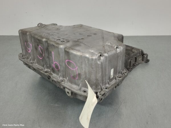 2013 MERCEDES VITO Oil Pan/Sump