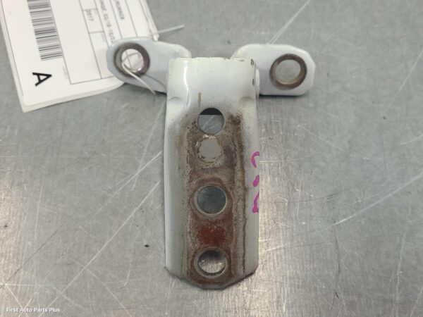 2017 MITSUBISHI TRITON Door Hinge/Runner