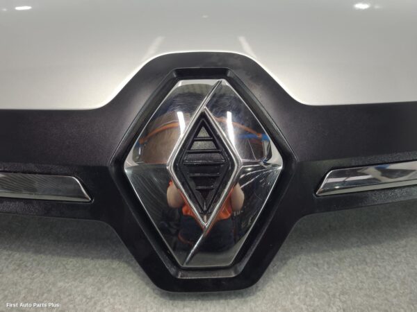 2021 RENAULT TRAFIC Bonnet