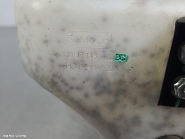 2018 MAZDA BT50 Washer Bottle