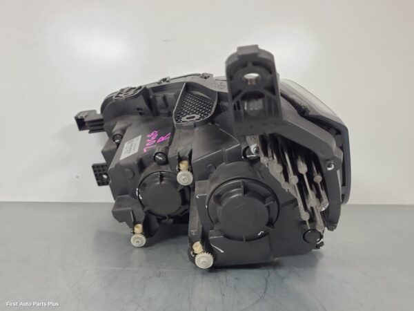 2024 LDV DELIVER 9 Right Headlamp