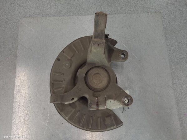 2014 MERCEDES VITO Right Front Hub Assembly