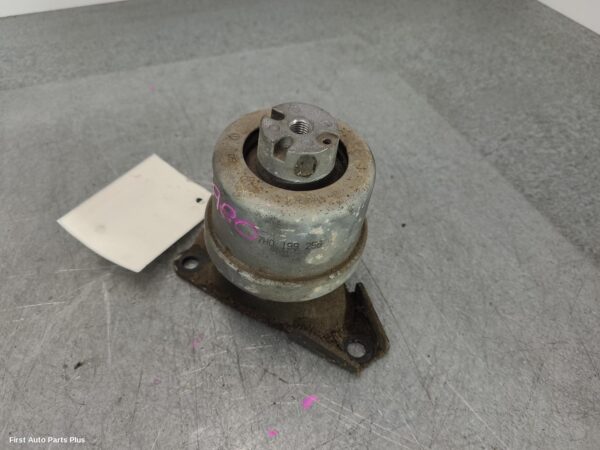 2012 VOLKSWAGEN TRANSPORTER Mount