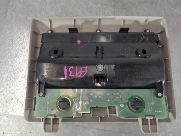 2012 TOYOTA HILUX Courtesy Light
