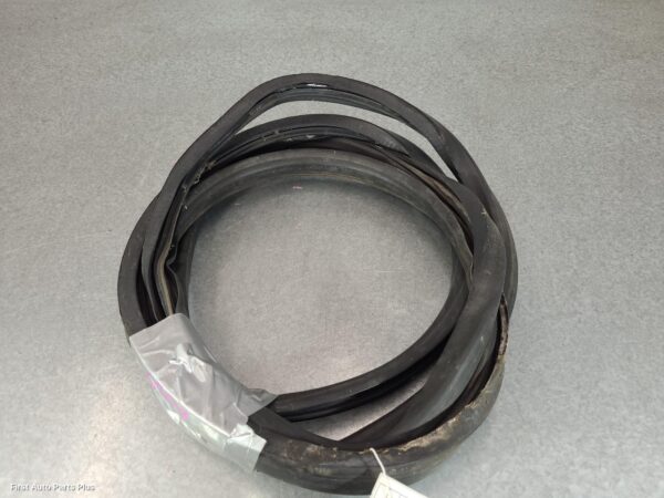 2011 VOLKSWAGEN TRANSPORTER Door/Tailgate Seal