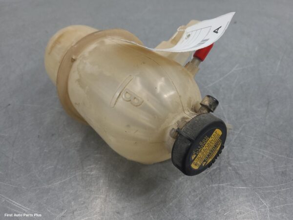 2012 TOYOTA HILUX Overflow Bottle