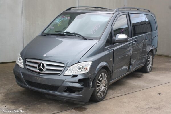 2012 MERCEDES VIANO Door/Tailgate Seal