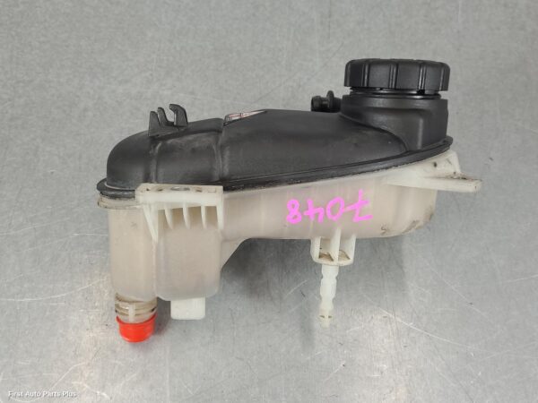 2016 MERCEDES VITO Overflow Bottle