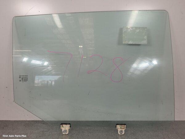 2016 MITSUBISHI TRITON Right Rear Door Window