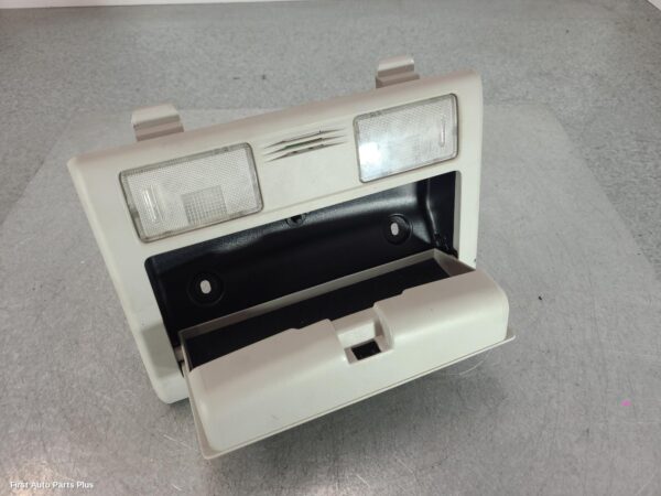 2012 TOYOTA HILUX Courtesy Light