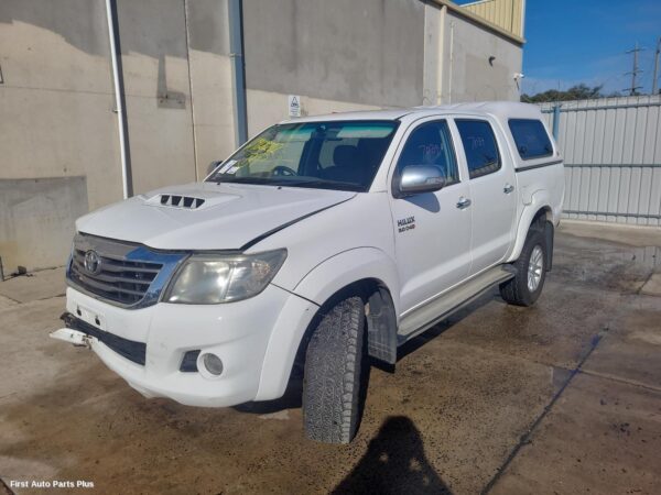 2012 TOYOTA HILUX Console