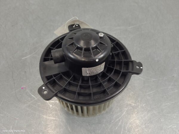 2017 MITSUBISHI TRITON Heater Fan Motor