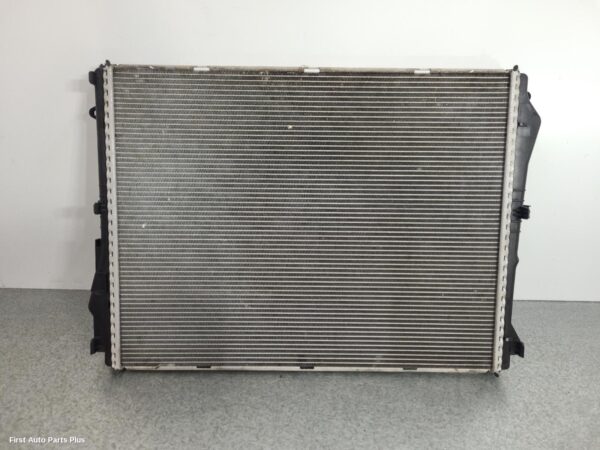 2023 MERCEDES VITO Radiator