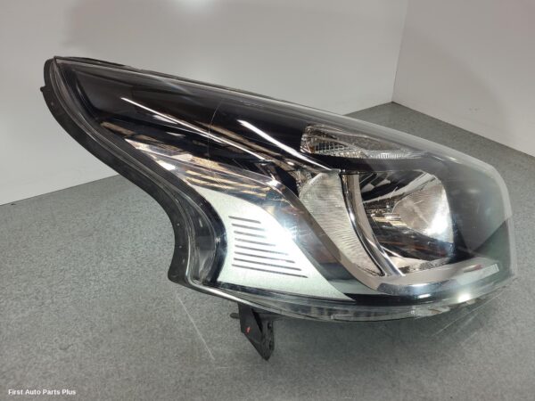 2017 RENAULT TRAFIC Right Headlamp