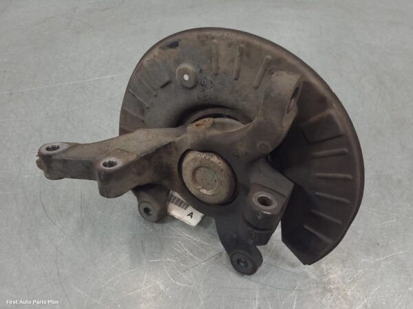 2006 MERCEDES VITO Left Front Hub Assembly