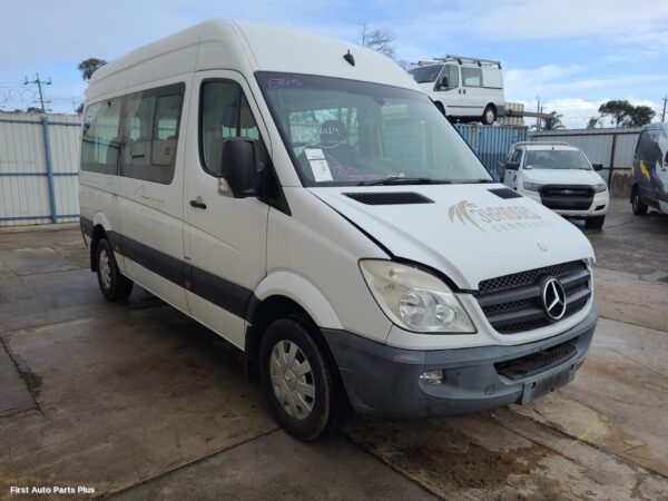 2012 MERCEDES SPRINTER Right Rear 1/4 Door Glass