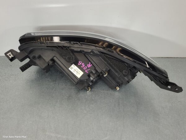 2024 LDV DELIVER 9 Right Headlamp