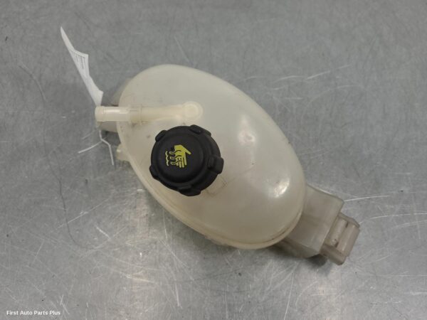 2016 RENAULT MASTER Overflow Bottle