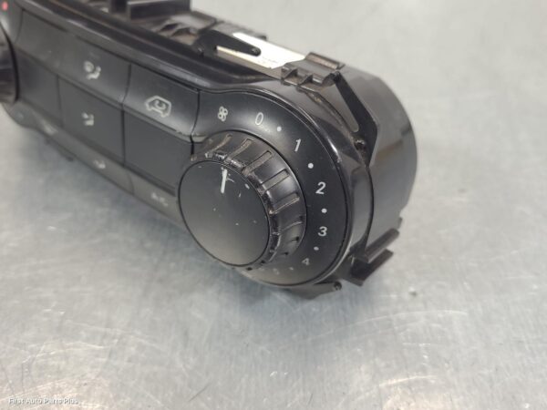 2017 MERCEDES VITO Heater/Ac Controls