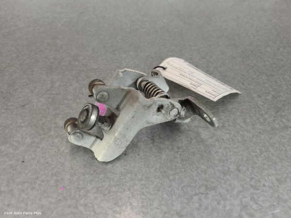 2015 TOYOTA HIACE Door Hinge/Runner
