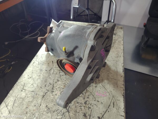 2017 MERCEDES VITO Differential Centre