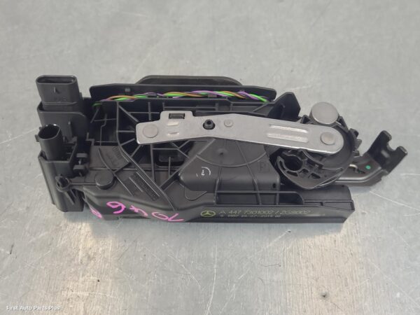 2019 MERCEDES VITO Door/Boot/Gate Lock