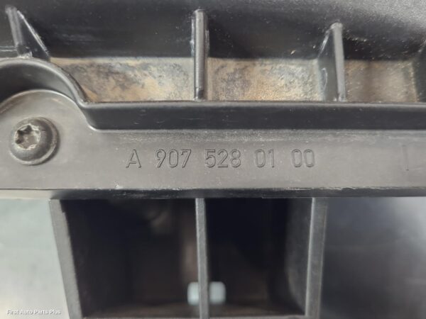 2020 MERCEDES SPRINTER Air Cleaner/Box