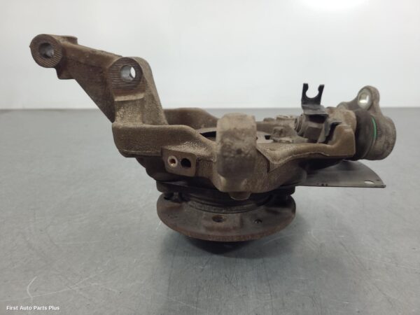 2015 RENAULT TRAFIC Left Front Hub Assembly
