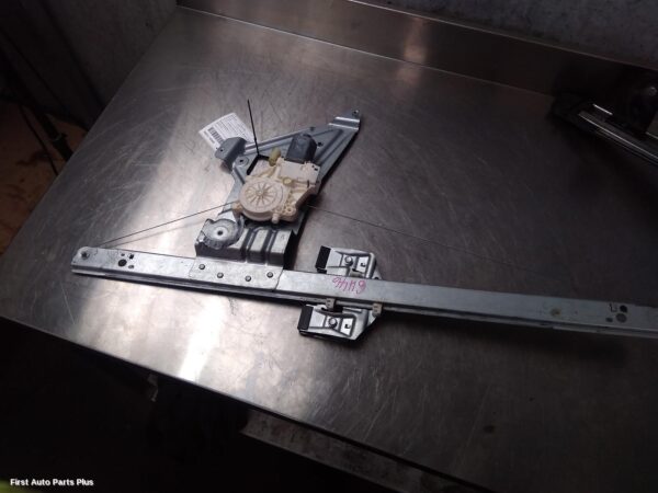 2017 MERCEDES SPRINTER Left Front Window Reg/Motor