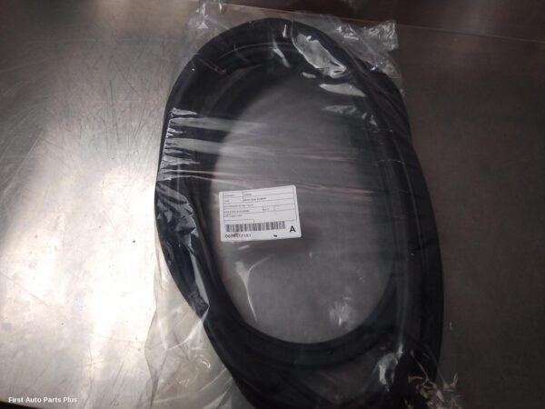 2012 MERCEDES VIANO Door/Tailgate Seal