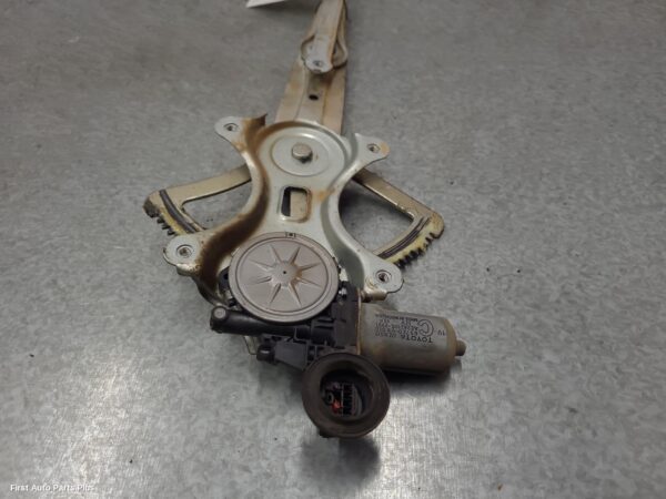 2013 TOYOTA HILUX Left Front Window Reg/Motor