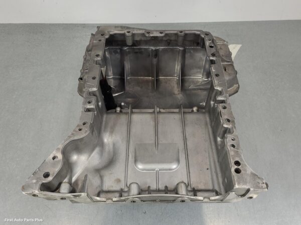 2013 MERCEDES VITO Oil Pan/Sump