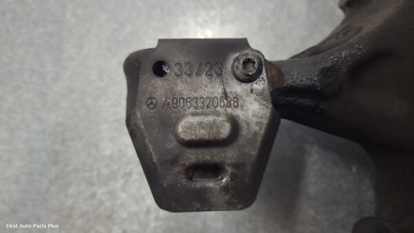 2024 MERCEDES SPRINTER Left Front Hub Assembly