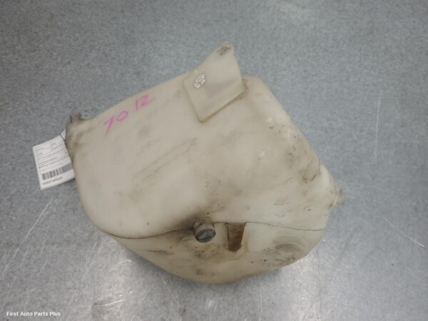 2014 MERCEDES VIANO Washer Bottle