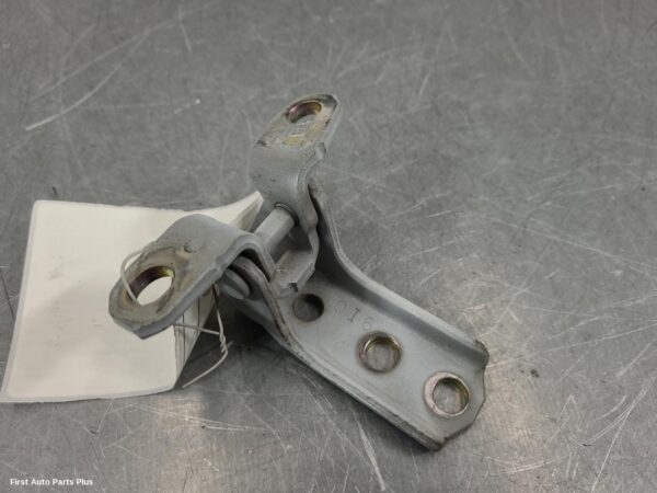 2017 MITSUBISHI TRITON Door Hinge/Runner