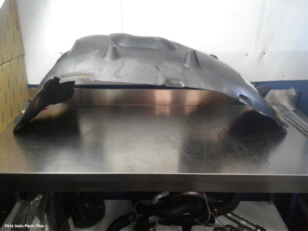 2011 VOLKSWAGEN AMAROK Left Guard Liner