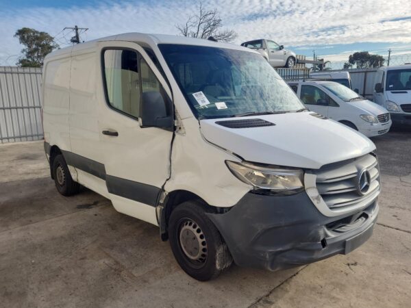Mercedes Sprinter VS30 A/C Condenser Fwd 2018–2022 - Image 10
